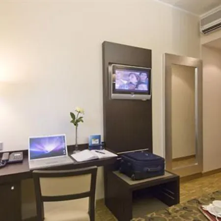 Ariston 4*