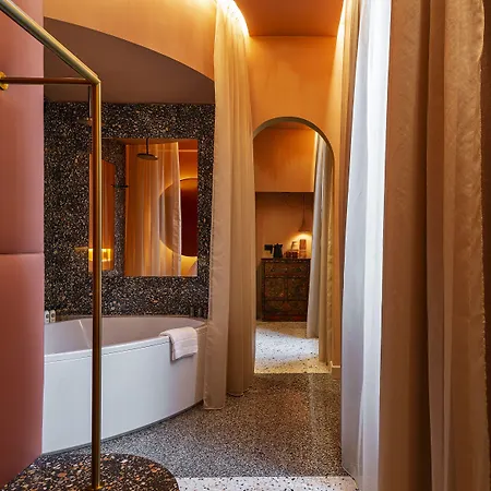 Enterprise Design & Boutique Szálloda