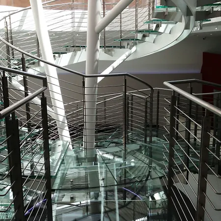 米兰中心宜必思尚品酒店 3*