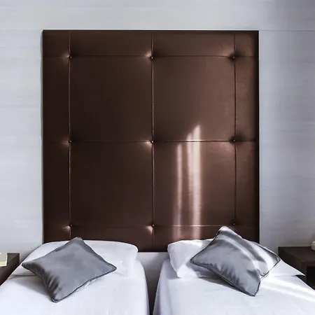 米兰中心宜必思尚品酒店 3*