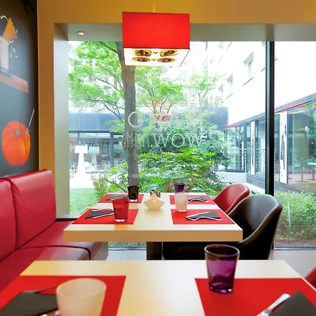 מלון Ibis Centro 3*