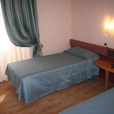 Albert Hotel