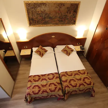 Mokinba King Hotel Milán
