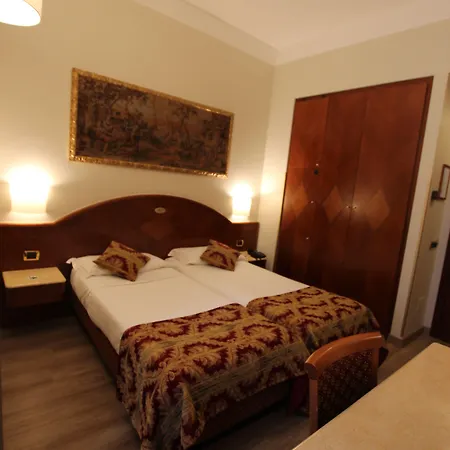 모킨바 호텔스 킹 4*