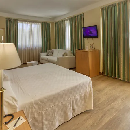 Nasco Hotel 4*