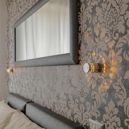 Round - 7 Guest house Milan