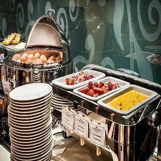 Crowne Plaza By Ihg Отель