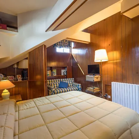 Luxury In A Private Area Of Life Villa Mailand