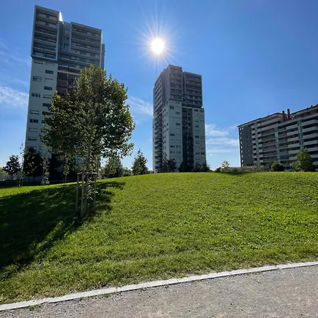 Skyline15-elegant Panoramic Apartment-metro M1- Only 20 Minutes From Cathedral Milan