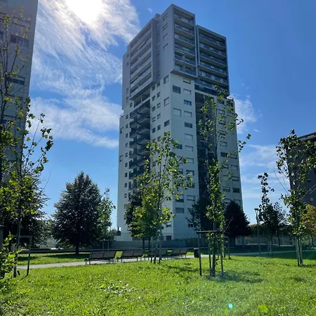 Skyline15-elegant Panoramic Apartment-metro M1- Only 20 Minutes From Cathedral Casa vacanze Milano