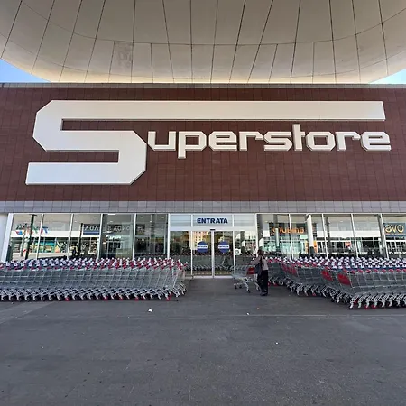 Skyline15-elegant Panoramic Apartment-metro M1- Only 20 Minutes From Cathedral Ferienhaus