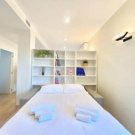 Penthouse With Panoramic Terrace-8 Minutes From The Duomo * 米兰