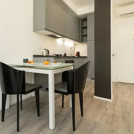 Risorgimento - Leobrothers - Premuda 2 Μιλάνο