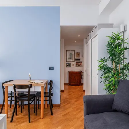 Charming With Balcony & Wi-fi