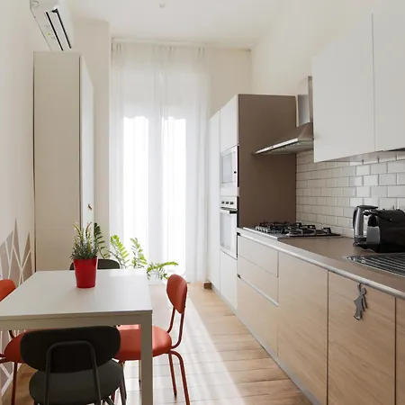 Della Corte House - Elegant Station 公寓