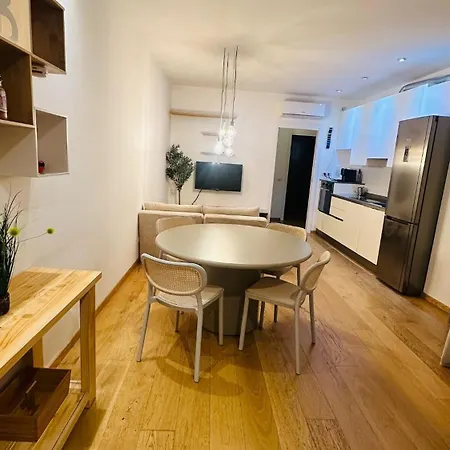 Isola Living - M3-m5 Zara Subway * Milaan