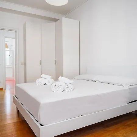 Appartamento Bright, Smart Flat In Porta Venezia - Center