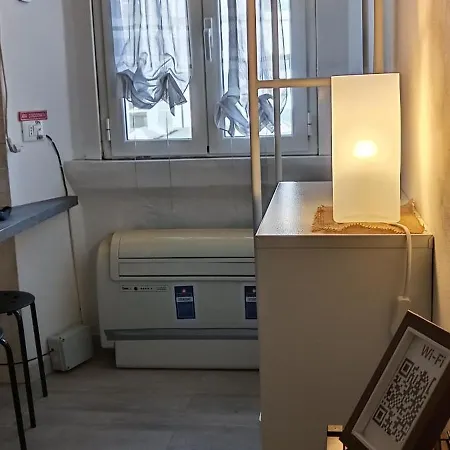 Domus Cassinis Metro And Trains At Your Doorstep Apartment Mailand