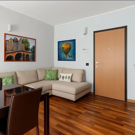 Elegant Retreat With Sunny Terrace & Excellent Metro Links Apartmán Milán