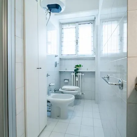 Duomo 10 Minutes Away Spacious 5 Pax Balcony Wifi Ac *