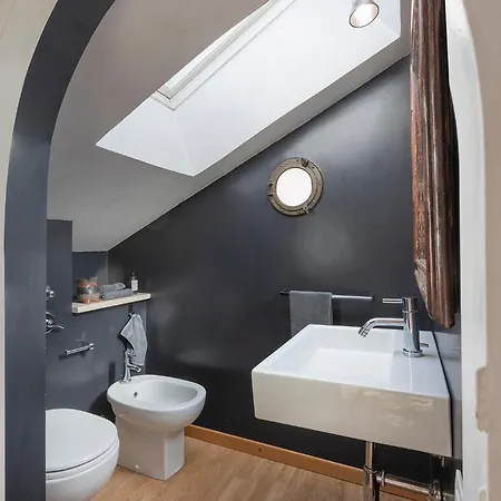 Washington District شقة