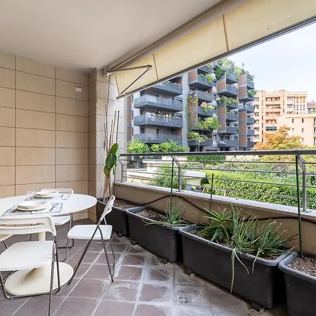 Elegant With Terrace In Life Milán