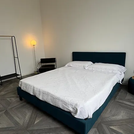 Lejlighed Elegant Two-room 5 Minutes From Cathedral *