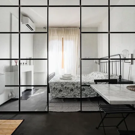 Апартаменты Minimal Chic Near Милан