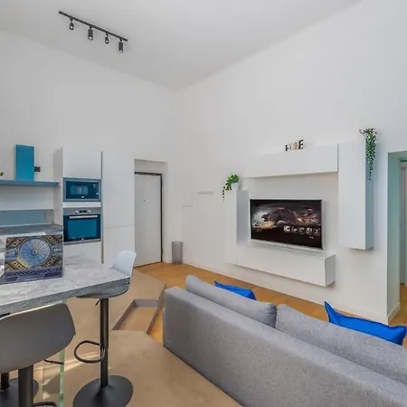 Bold Corner - Authentic District Close To Center * ميلان