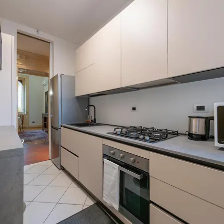 Apartment Historic Close To The Station *