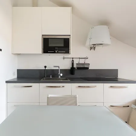 아파트 Guesthost - Darsena Bright