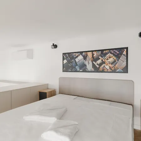 Guesthost - Brera Modern Apartment