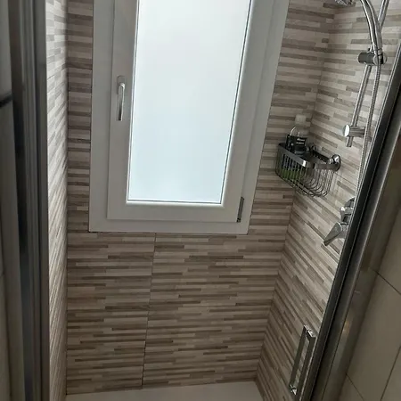 Stupendo Monolocale In Piazza Insubria Mailand