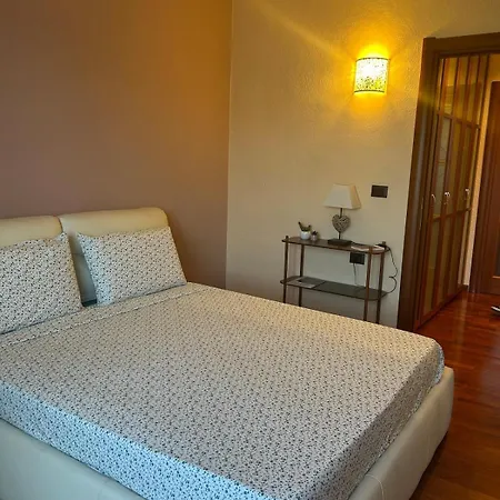 La Tana In Via Boifava In * Milán
