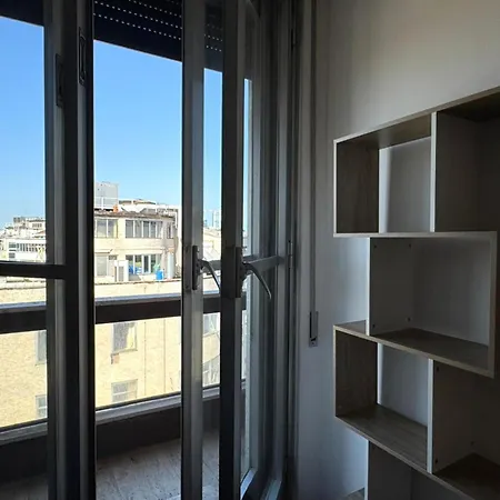 The Tower House - Apartman