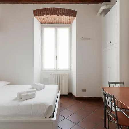 Guesthost - Comfy Navigli Appartement