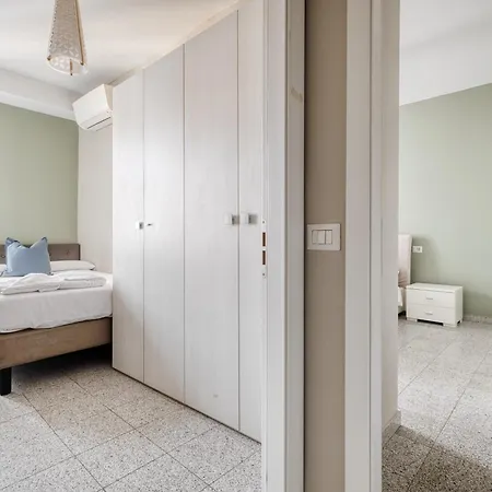 For 6 - Walk To Milan's Spots