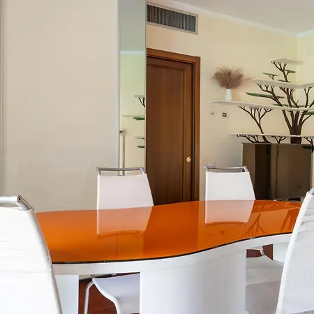 Elegant With Terrace In Life * Milán