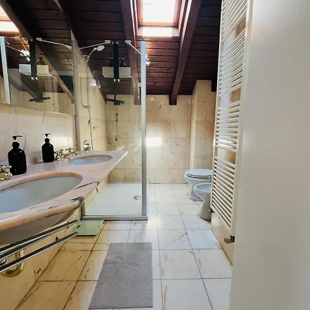 Via Della Commenda - Velo *