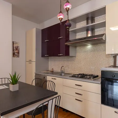 Lägenhet Private Terrace & 2 Bedrooms Near Bosco Verticale *