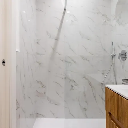 Designer In A Unique Setting Near M2 - Berra 10 Appartement