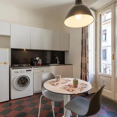 Sempione12-elegante Bilo With Balcony - B * ميلان