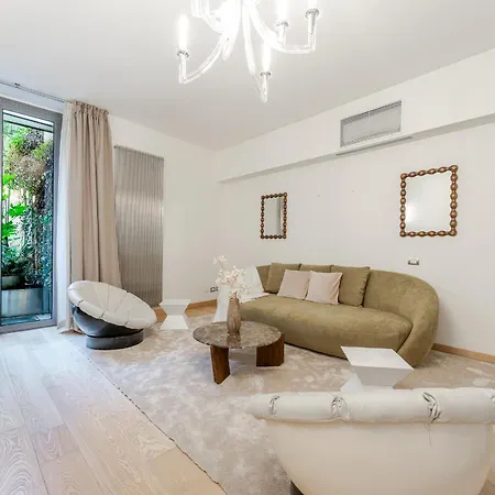 Апартаменты Breraprivata - Con Giardino E Ad Uso Esclusivo -