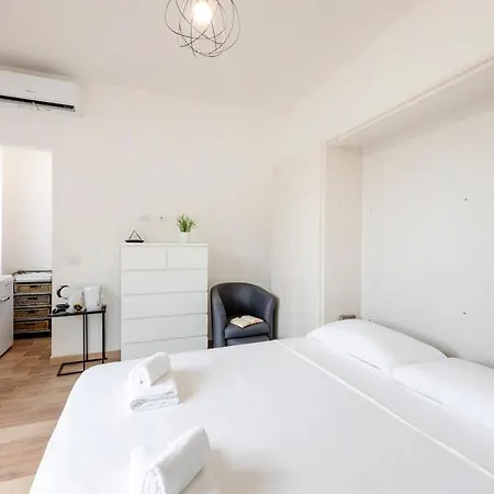 Trevi 4 - The White - B Lejlighed Milano