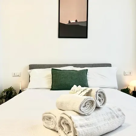 Cozy House A Few Steps From The Metro And Duomo Appartement *