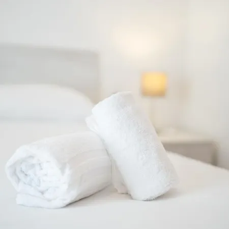 Spacious At 5 Min Walk From Station Appartement