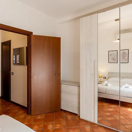 Spacious At 5 Min Walk From Station Appartement *