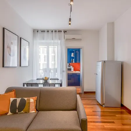 Spacious Design Flat At Navigli At 15 Min From Duomo 아파트 *