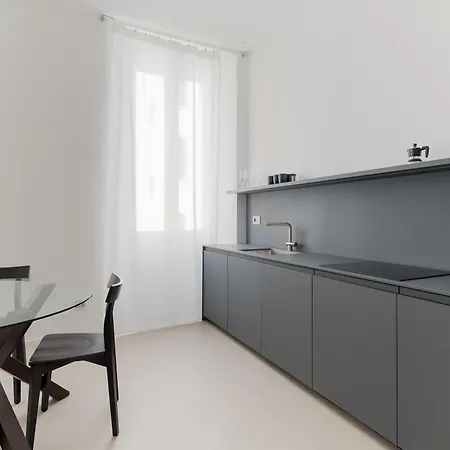 Guesthost - Cinque Giornate Bright Apartament Mediolan