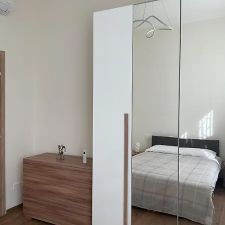شقة Centrale Apartment Milano ميلان